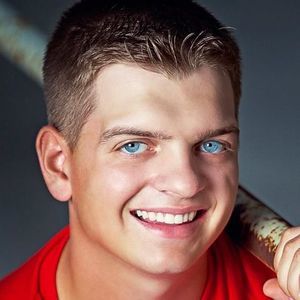 Meet your Posher, Travis